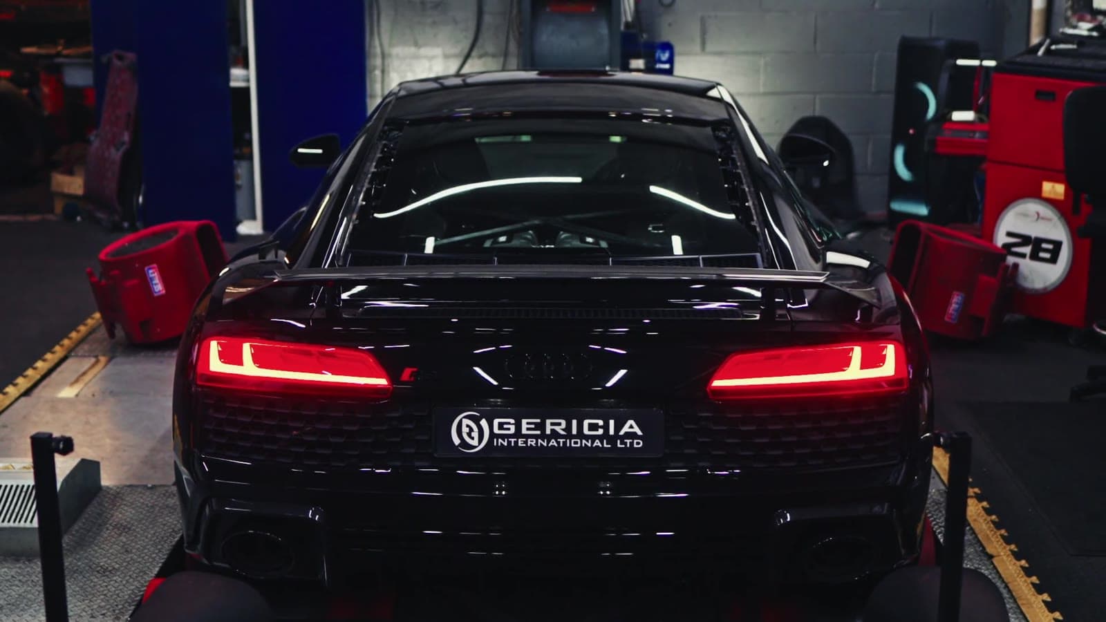 Audi R8
